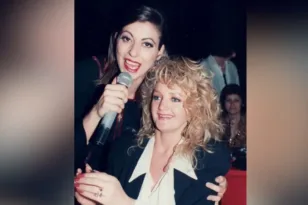 «RIP τεράστια»: Το αντίο της Άντζελας Δημητρίου στη Μπόνι Τάιλερ με μια φωτογραφία από τα ’90s
