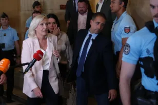 Η Λεπέν μπορεί να κατέβει το 2027, αλλά με «βραχιολάκι» – Το δίλημμα μετά την απόφαση