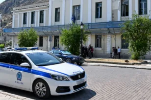 Υπέκυψε ο 20χρονος που είχε τραυματιστεί από πυρά αστυνομικών στο Άργος – Προφυλακισμένοι οι δύο κατηγορούμενοι