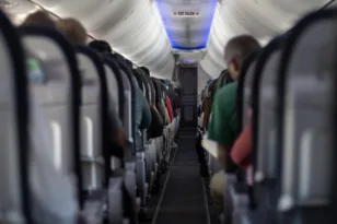 Boeing 737 MAX: Η FAA ζητά έλεγχο σε εκατοντάδες αεροσκάφη λόγω προβλήματος στα καθίσματα