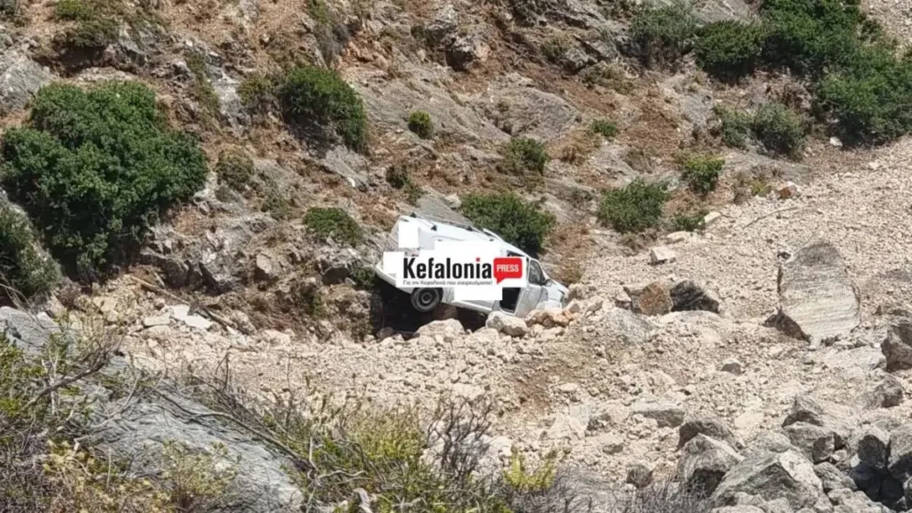 Τραγωδία στην Κεφαλονιά: 30χρονος πατέρας έπεσε στη χαράδρα του Χάρακα ΦΩΤΟ