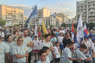 Πλημμύρισε από τους μικρούς «καπετάνιους» των Optimist η πλατεία Γεωργίου Α΄ – Φωτογραφίες