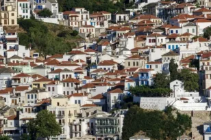 Σκόπελος: Το καμάρι των Σποράδων, τι να δείτε στο νησί