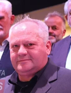 Δήμος Καλαβρύτων: Πέντε ανανεώσεις και δύο νέα πρόσωπα στους αντιδημάρχους Δήμος Καλαβρύτων: Πέντε ανανεώσεις και δύο νέα πρόσωπα στους αντιδημάρχους