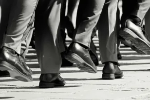 Γιατί οι κακοί του σινεμά χορεύουν πάντα καλύτερα από τους ήρωες;