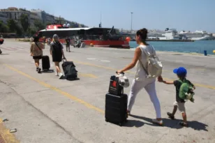 Island hopping στον Σαρωνικό: Η πιο οικονομική επιλογή – Πόσο κοστίζει ένα ταξίδι σε Αίγινα, Πόρο και Ύδρα το 2026