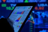Από το 143,5% στο 110,9%: Πώς η Ελλάδα περνά κάτω από Ιταλία, Γαλλία και Βέλγιο