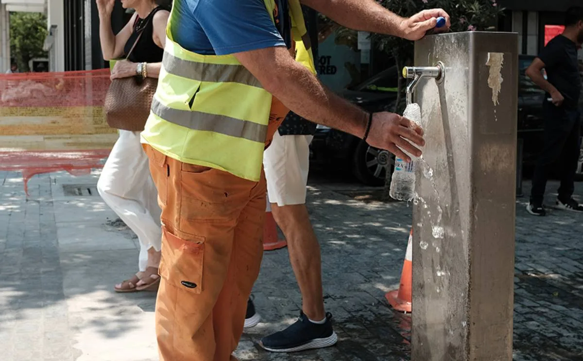ΓΣΕΕ για καύσωνα: Ζητά αυστηρό νόμο για τη θερμική καταπόνηση ΓΣΕΕ για καύσωνα: Ζητά αυστηρό νόμο για τη θερμική καταπόνηση