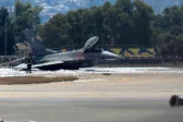 Ζάκυνθος: Ολοκληρώθηκε η επιχείρηση απομάκρυνσης του F-16, ανοιξε ξανά ο αεροδιάδρομος