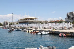 Δείτε ποιοι προηγούνται στο Open Πανελλήνιο πρωτάθλημα Optimist U13 - Φωτογραφίες Δείτε ποιοι προηγούνται στο Open Πανελλήνιο πρωτάθλημα Optimist U13 - Φωτογραφίες