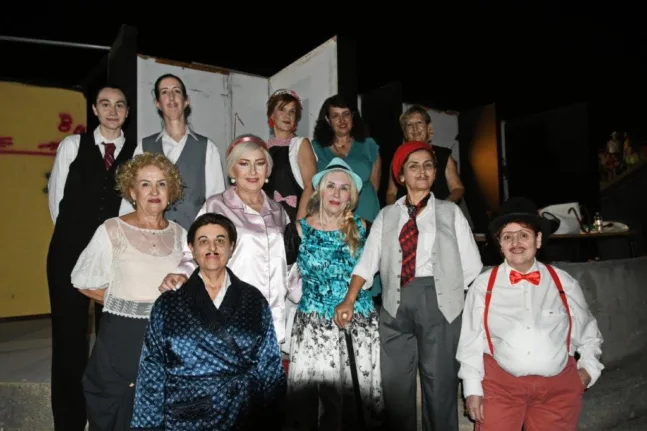 Πάτρα: Δύο «εχθροί» μόνοι μέσα στον πόλεμο – Το «Κέννυ και Φενού» ανεβαίνει δωρεάν στην Κρήνη