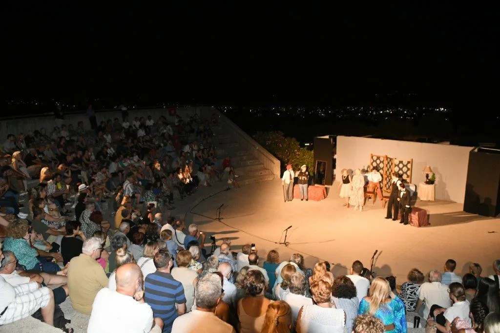 Πάτρα: Δύο «εχθροί» μόνοι μέσα στον πόλεμο – Το «Κέννυ και Φενού» ανεβαίνει δωρεάν στην Κρήνη