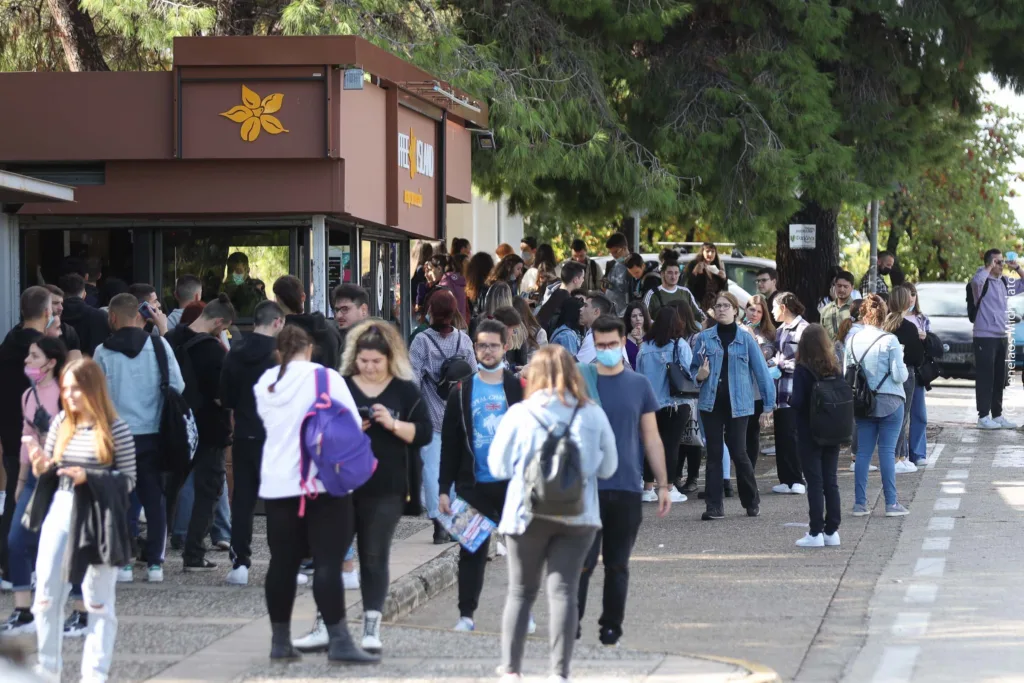 Πάτρα: Πόσα εκατομμύρια αφήνουν οι φοιτητές και τι αλλάζει στην πόλη Πάτρα: Πόσα εκατομμύρια αφήνουν οι φοιτητές και τι αλλάζει στην πόλη
