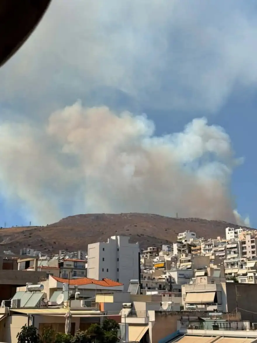 Συναγερμός στην Αττική: Φωτιά στην Περιφερειακή Αιγάλεω – Ήχησε το 112
