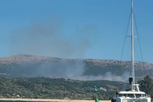 Φωτιά τώρα στην Πλαγιά Αιτωλοακαρνανίας – Αεροπλάνα και ελικόπτερο στη μάχη