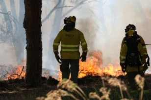 Εφιάλτης στην Ισπανία: 12 νεκροί από πύρινη λαίλαπα – Aπανθρακώθηκαν μέσα στα αυτοκίνητά τους προσπαθώντας να σωθούν