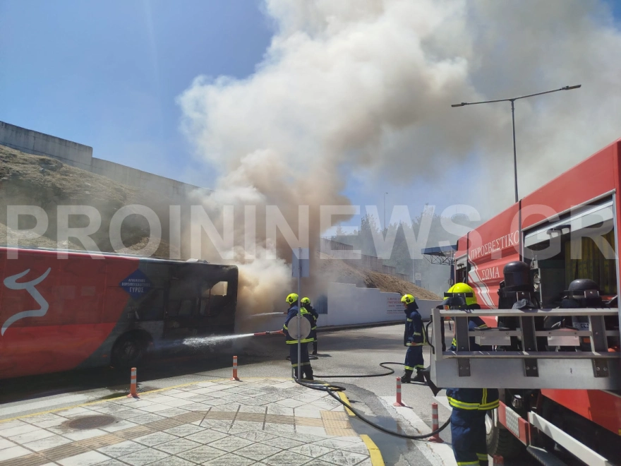 Καβάλα: Αστικό λεωφορείο τυλίχθηκε στις φλόγες – Βίντεο Καβάλα: Αστικό λεωφορείο τυλίχθηκε στις φλόγες – Βίντεο