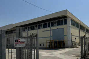 Πατραϊκή Χαρτοποιία: Σε εργασιακή ομηρία 50 εργαζόμενοι