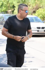 «Μπαμπά μου είχες υποσχεθεί ότι θα κακομάθεις τα εγγόνια σου και θα με βασανίσεις», συγκλόνισε στον επικήδειο ο γιος του Λορέντζο Καριέρε, ΦΩΤΟ