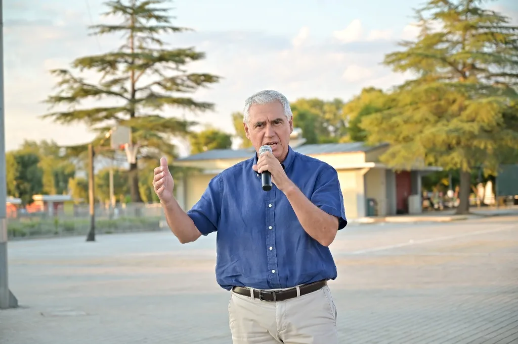 Παιδικές φωνές, θέατρο και χορός στην πλαζ – Έκλεισε η Α’ περίοδος της κατασκήνωσης του Δήμου Πατρέων ΦΩΤΟ