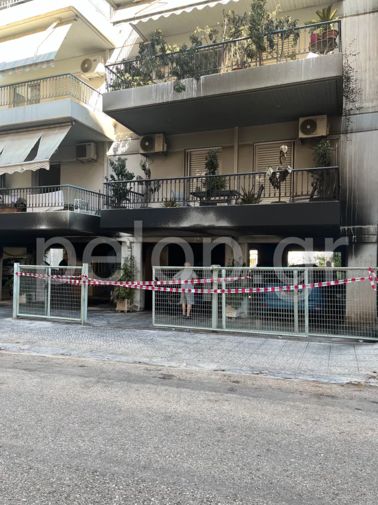 Νέος εμπρησμός σε όχημα στην Πάτρα; - Φωτιά σε πυλωτή, παραλίγο να καούν όπως στη Θεσσαλονίκη