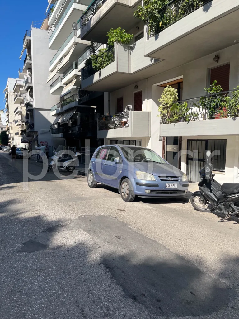 Νέος εμπρησμός σε όχημα στην Πάτρα; - Φωτιά σε πυλωτή, παραλίγο να καούν όπως στη Θεσσαλονίκη Νέος εμπρησμός σε όχημα στην Πάτρα; - Φωτιά σε πυλωτή, παραλίγο να καούν όπως στη Θεσσαλονίκη
