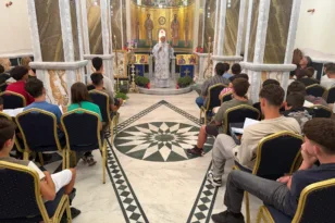 Ο «ανατρεπτικός» παρονομαστής δημοσκοπήσεων για τους νέους και την εκκλησία