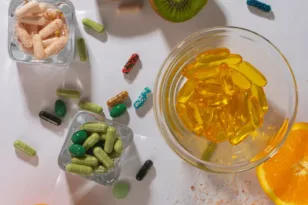 Nutraholic.com: πώς να επιλέξουμε σωστά τα συμπληρώματα διατροφής