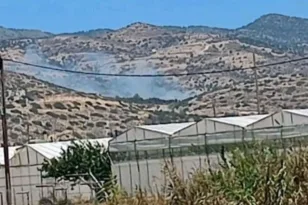 Φωτιά στην Ιεράπετρα: Μήνυμα 112 για εκκένωση των Μπραμιανών – Ισχυρές δυνάμεις στη μάχη με τις φλόγες