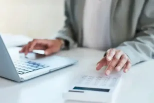 Ελεύθεροι επαγγελματίες: Δες τι σύνταξη «χτίζεις» ακόμη και μετά από 40 χρόνια