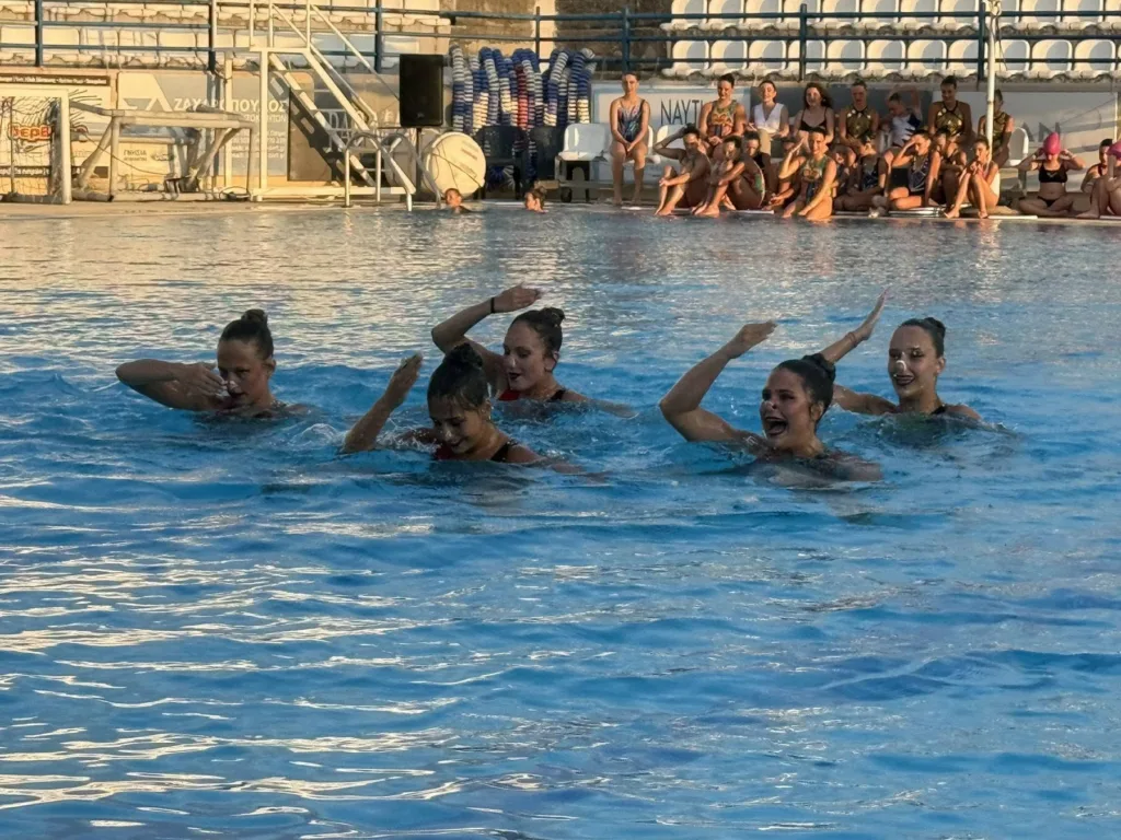 ΝΟΠ: Με επιτυχία επίδειξη από την Καλλιτεχνική κολύμβηση ΦΩΤΟ
