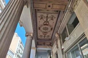 Στοές της Πάτρας: Ρολά, γκράφιτι και ζωγραφισμένες οροφές στην παλιά αγορά ΦΩΤΟ
