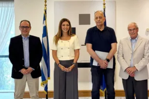 Ελληνικά χωρίς σύνορα: 14.500 υποψήφιοι – Εξετάσεις, νέα τμήματα και ψηφιακές υπηρεσίες