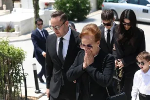 Το τελευταίο αντίο στον Βασίλη Λεβέντη – Συγκινεί ο Μάριος Γεωργιάδης: «Ήταν παραπάνω από πατέρας για μένα»