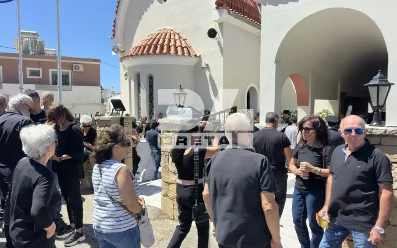 Ρέθυμνο: Γονάτισε το Αμάρι στο τελευταίο αντίο στον 25χρονο Παντελή Διαμαντάκη ΒΙΝΤΕΟ Ρέθυμνο: Γονάτισε το Αμάρι στο τελευταίο αντίο στον 25χρονο Παντελή Διαμαντάκη ΒΙΝΤΕΟ