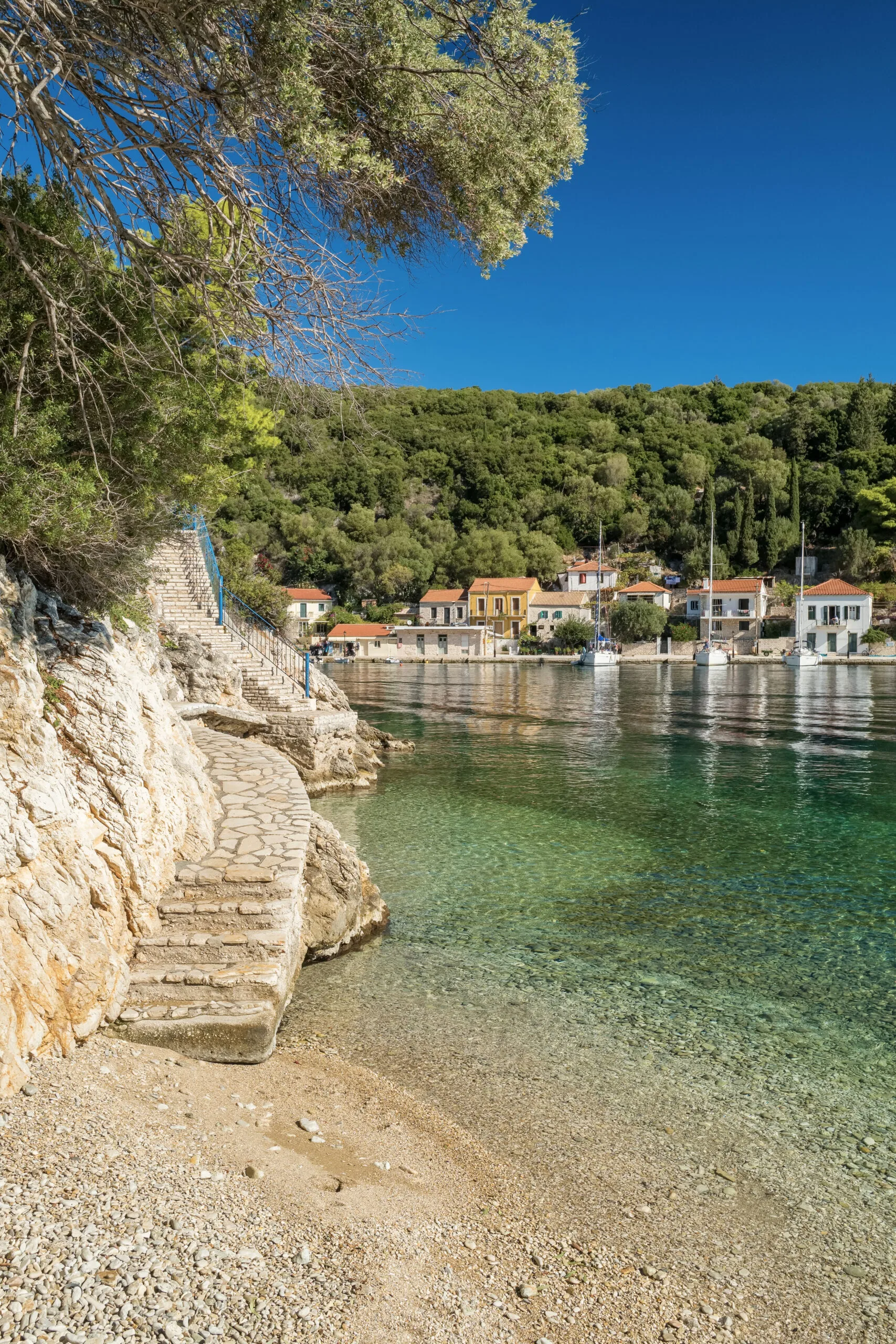 Ιθάκη: Το νησί που σε κάνει να ξεχάσεις τι σημαίνουν βιαστικές διακοπές Ιθάκη: Το νησί που σε κάνει να ξεχάσεις τι σημαίνουν βιαστικές διακοπές