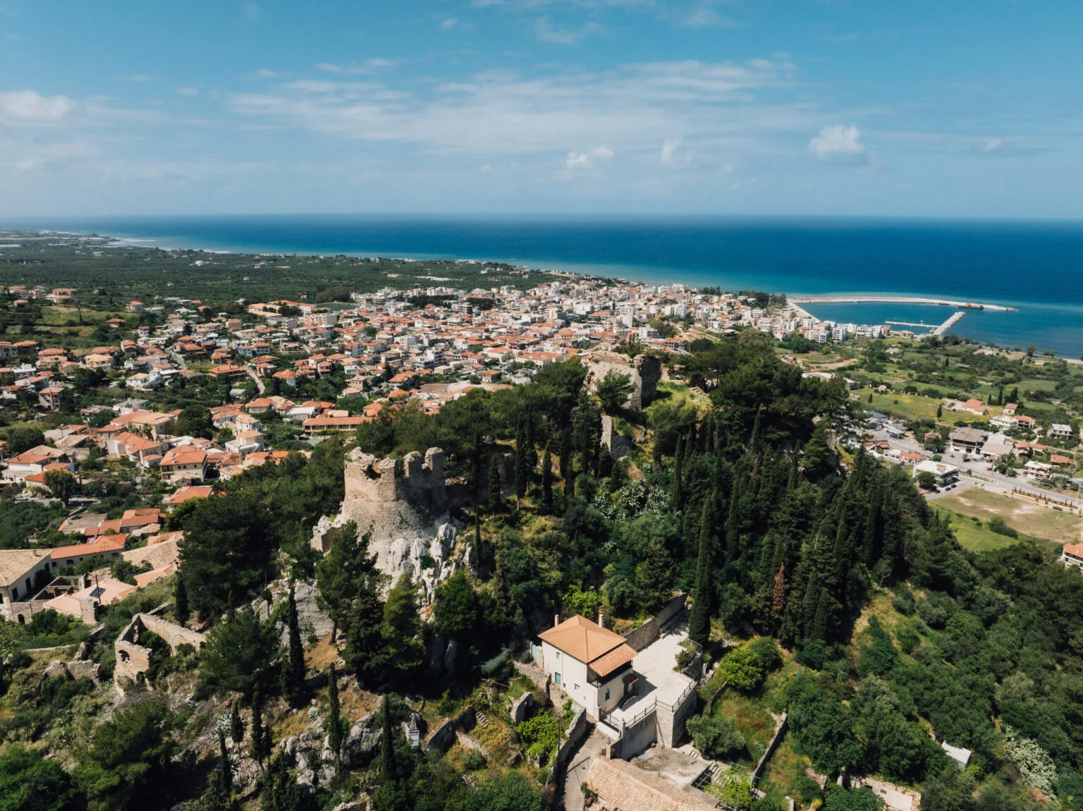 Η παραθαλάσσια πόλη της Πελοποννήσου που αξίζει να ανακαλύψεις αυτό το καλοκαίρι Η παραθαλάσσια πόλη της Πελοποννήσου που αξίζει να ανακαλύψεις αυτό το καλοκαίρι