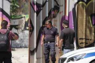 Θρίλερ στην Κυψέλη: Στο μικροσκόπιο του Ανθρωποκτονιών η σορός γυναίκας σε βαλίτσα