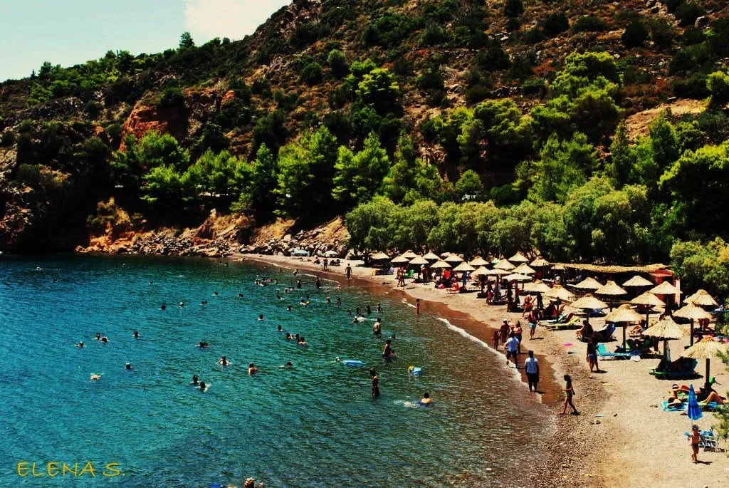 8 παραλίες της Πελοποννήσου που λίγοι γνωρίζουν: Μικροί παράδεισοι μακριά από την πολυκοσμία 8 παραλίες της Πελοποννήσου που λίγοι γνωρίζουν: Μικροί παράδεισοι μακριά από την πολυκοσμία