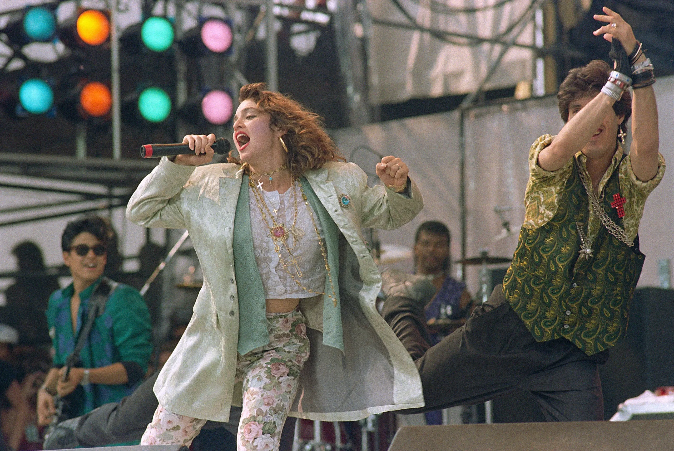 Live Aid: Η μέρα που οι Queen σταμάτησαν τον κόσμο για 20 λεπτά Live Aid: Η μέρα που οι Queen σταμάτησαν τον κόσμο για 20 λεπτά