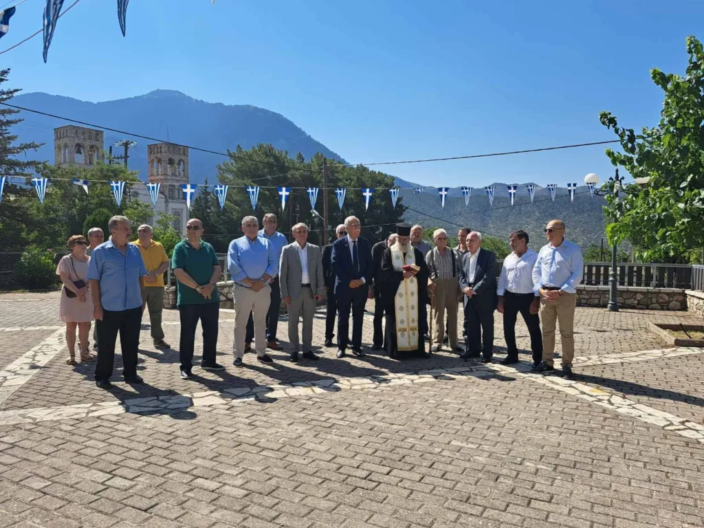 Συγκίνηση στη Λυκούρια Καλαβρύτων για τους εκτελεσθέντες του 1944 – Τιμή στα θύματα της ναζιστικής θηριωδίας Συγκίνηση στη Λυκούρια Καλαβρύτων για τους εκτελεσθέντες του 1944 – Τιμή στα θύματα της ναζιστικής θηριωδίας
