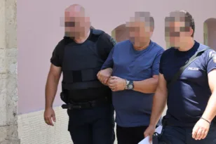Χειροπέδες και στη φυλακή ο άνδρας που κατηγορείται ότι πήγε να πνίξει 8 χρονών παιδί με μαξιλάρι