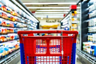 «Ψαλίδι» έως 20% στα σούπερ μάρκετ: Τι μπαίνει πρώτο στη λίστα