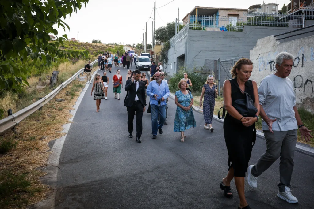 Μάτι: Η μνήμη των 104 θυμάτων ζωντάνεψε ξανά οκτώ χρόνια μετά τη φονική πυρκαγιά
