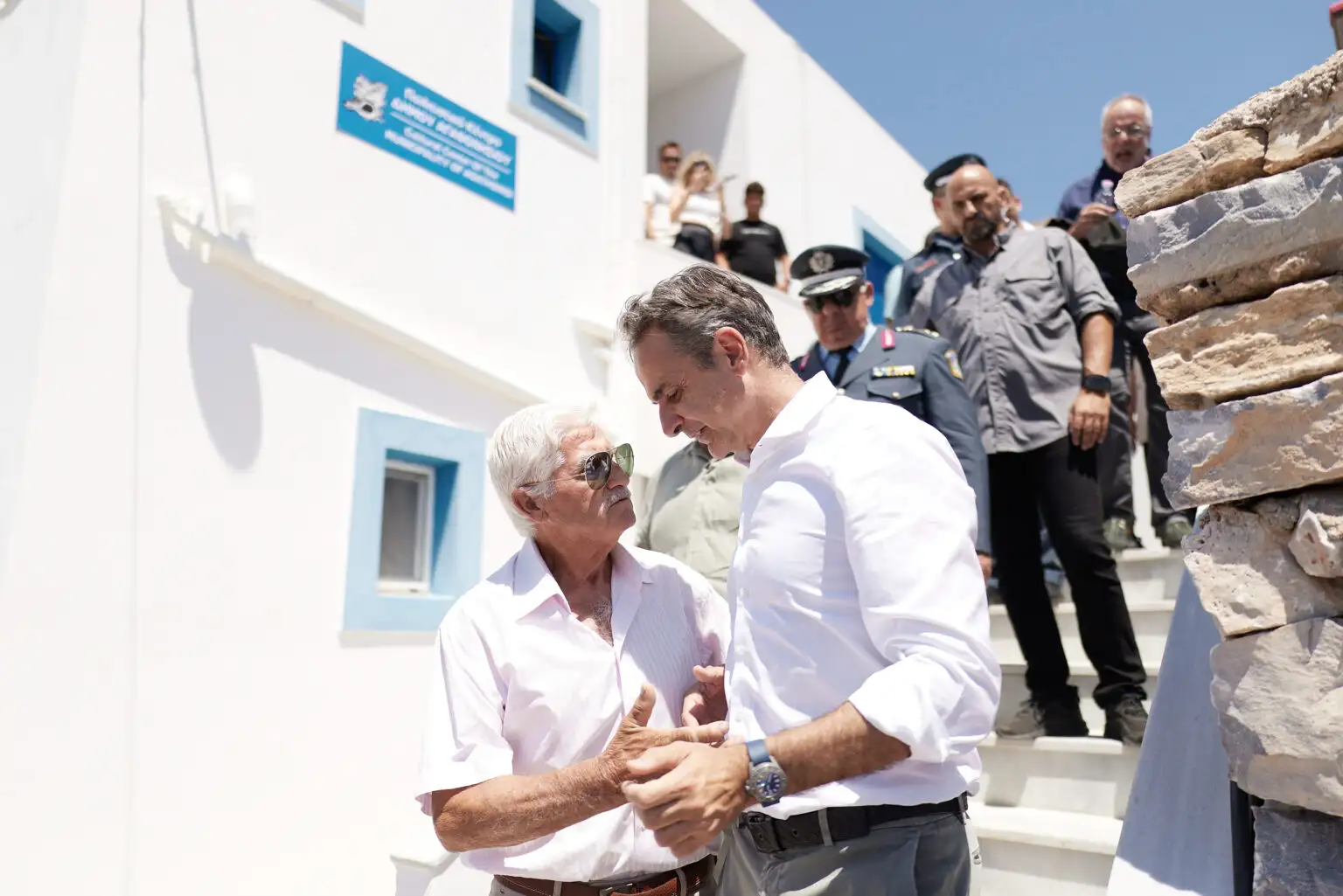 Μητσοτάκης: «Θα αντικαταστήσω δωρεάν όλα τα οχήματα στο Αγαθονήσι»