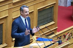 Μητσοτάκης: Μείωση 10 λεπτών στη βενζίνη και 5 λεπτών στο ντίζελ έως το τέλος Αυγούστου