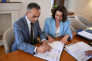 Επιμελητήριο Αχαΐας και Πανεπιστήμιο Πελοποννήσου εγκαινιάζουν στρατηγική συνεργασία για την ανάπτυξη, την καινοτομία και τη διασύνδεση της γνώσης με την επιχειρηματικότητα