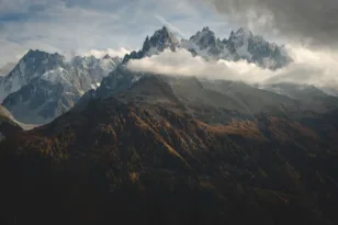 Mont Blanc: Η στιγμή που η πλαγιά υποχωρεί και σηκώνει σύννεφο σκόνης ΒΙΝΤΕΟ