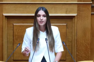 Μυρτώ Κοροβέση: Παραιτήθηκε από το κόμμα Κασσελάκη – Αιχμές για «συγκεχυμένη κατεύθυνση»