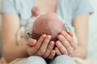 Δυτ. Ελλάδα: Το 60% των παιδιών γεννιούνται με καισαρική – Η μαιευτική βία κυριαρχεί στη χώρα μας